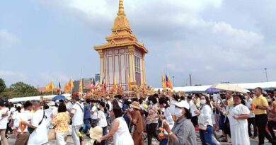 สักการะพระบรมสารีริกธาตุ-พระอรหันตธาตุ บริเวณท้องสนามหลวง