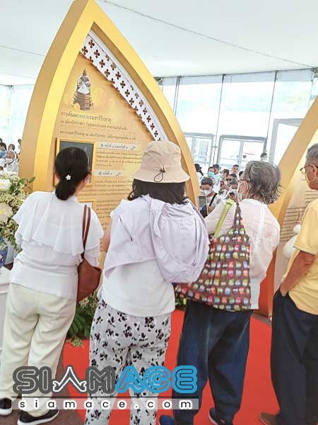 สักการะพระบรมสารีริกธาตุ-พระอรหันตธาตุ บริเวณท้องสนามหลวง